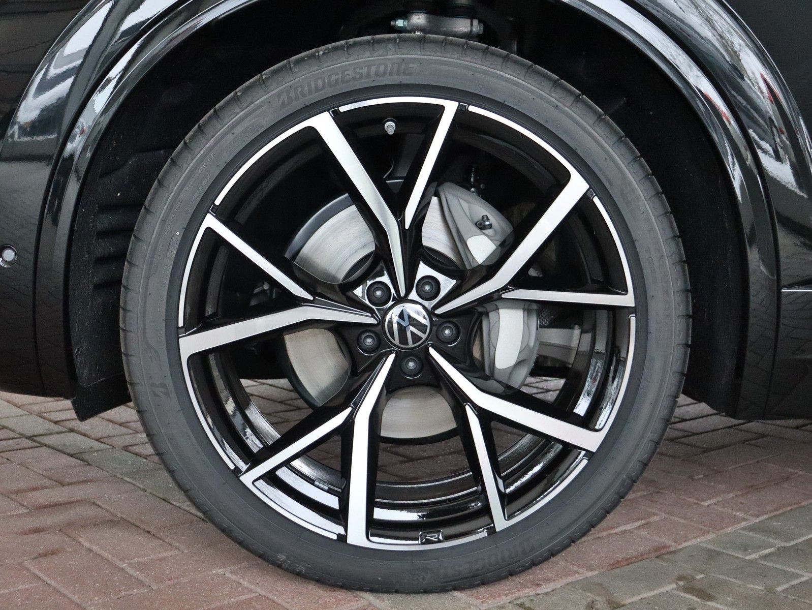 Volkswagen TOUAREG R-Line TDI+AHK+PANO+DYNA+BLACKSTYL+LUFT