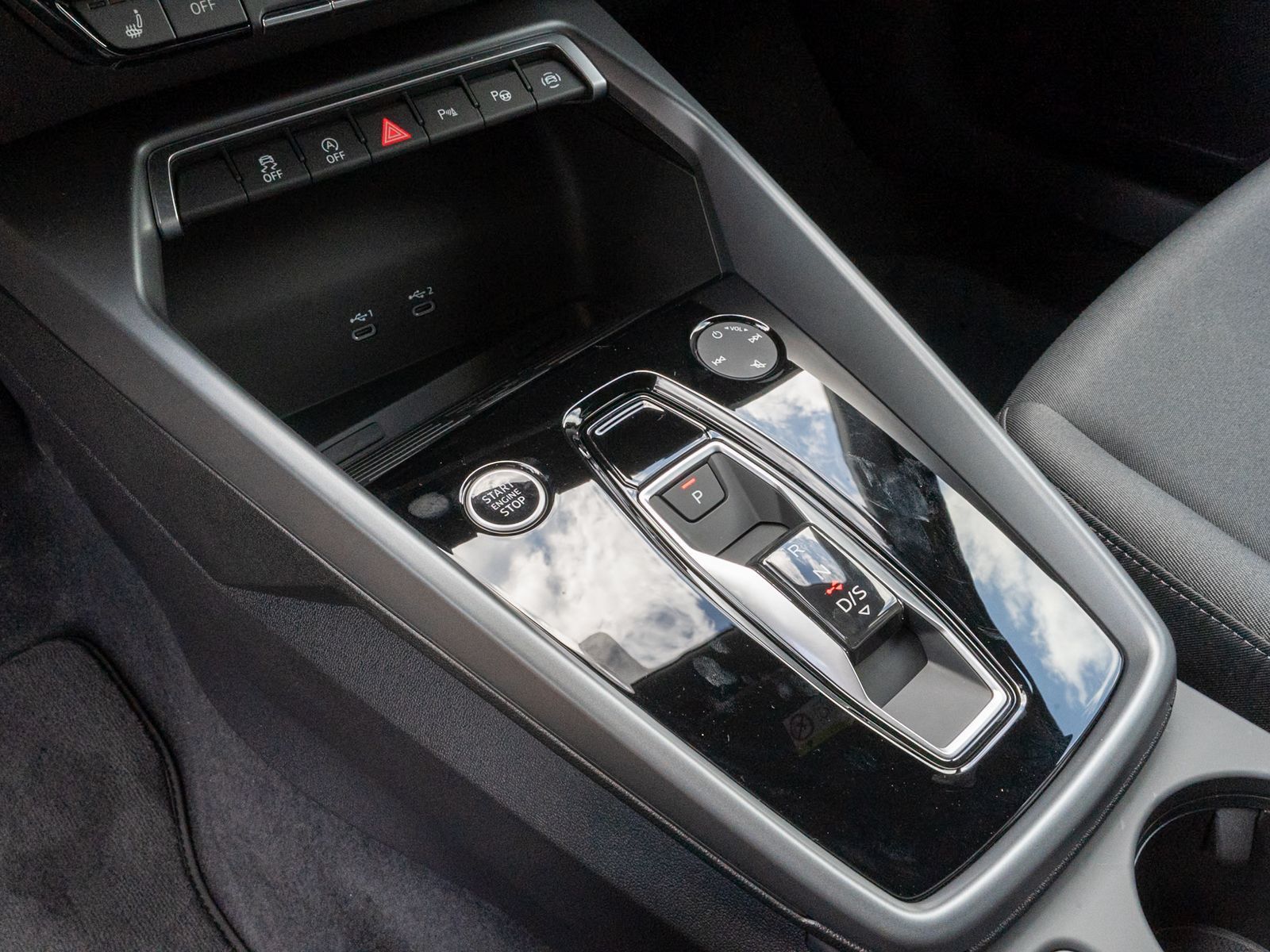 Audi A3 Sportback advanced 30TFSI Navi LED GRA PDC VC