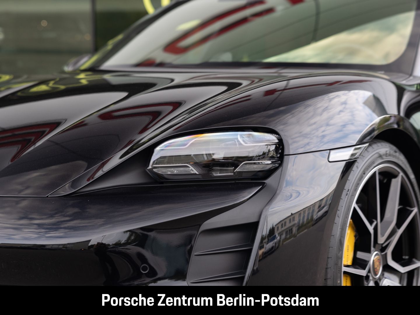 Porsche Taycan Turbo S Sport Turismo Burmester LED