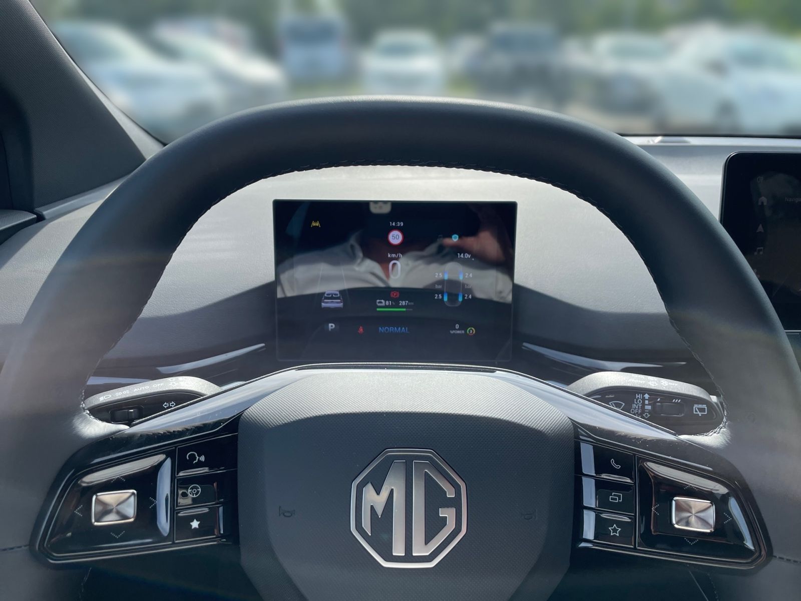 MG4 XPOWER 4x4 64 kWh 435PS Track-Mode-Display