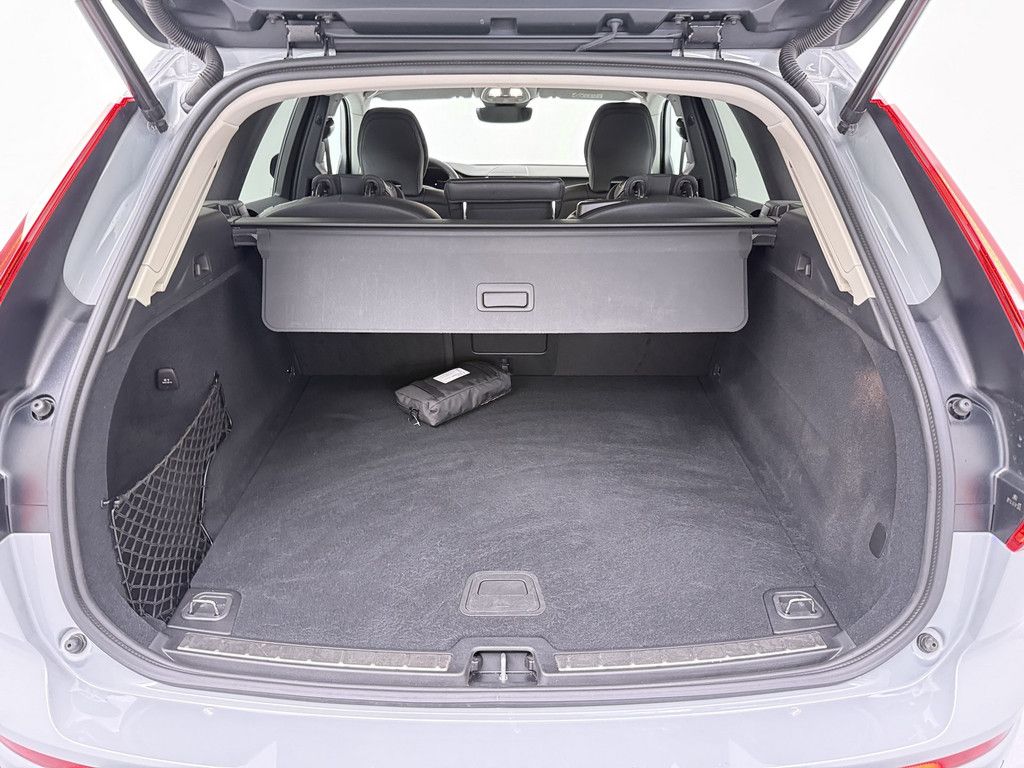 Volvo XC60 B5 AWD Plus Dark *Ganzjahres*ACC*BLIS*Voll-