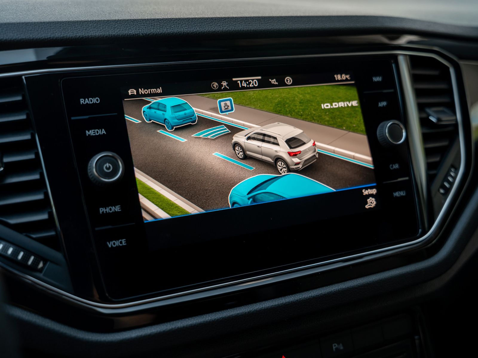 Volkswagen T-ROC Sport 1.5 TSI DSG - Samsaru's Car Outlet
