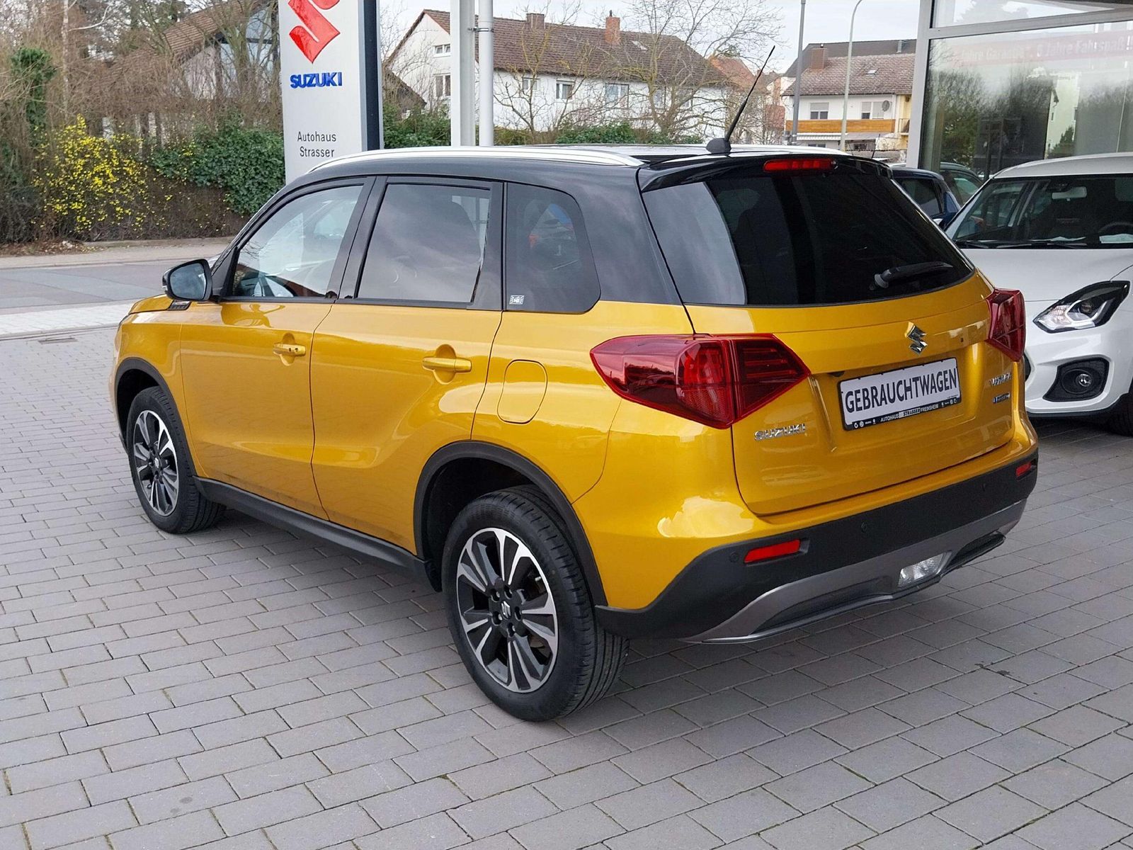 Suzuki Vitara 1.5 Dualjet Hybrid AGS Comfort+ - Samsaru's Car Outlet