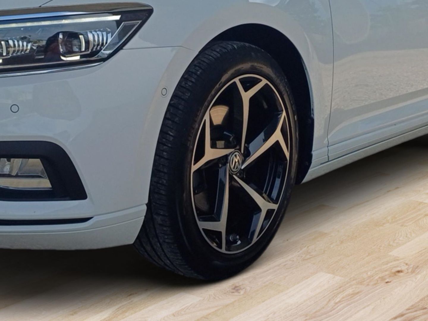 Volkswagen Passat 2.0 TSI Business - Samsaru's Car Outlet