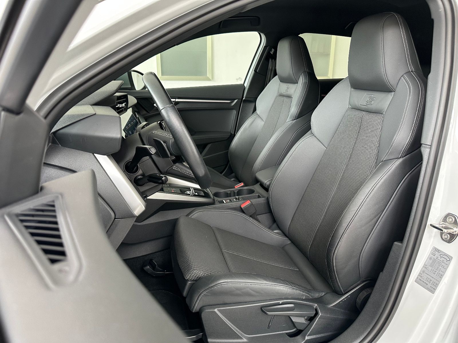 Audi A3 Sportback 35 TFSI S LINE EDT. - Samsaru's Car Outlet