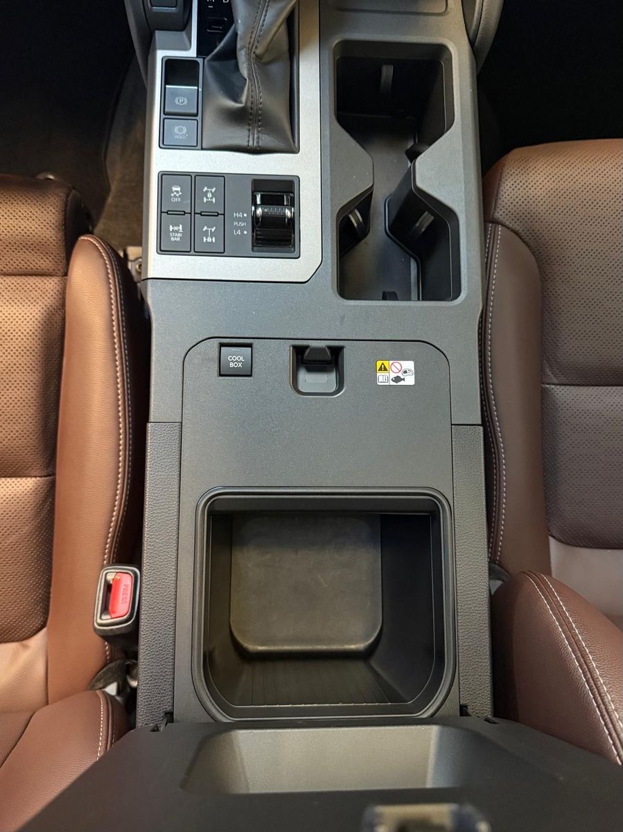 Toyota LC 250 - TEC EDITION-7-SEATS-PANORAMA-HEADUP-JBL