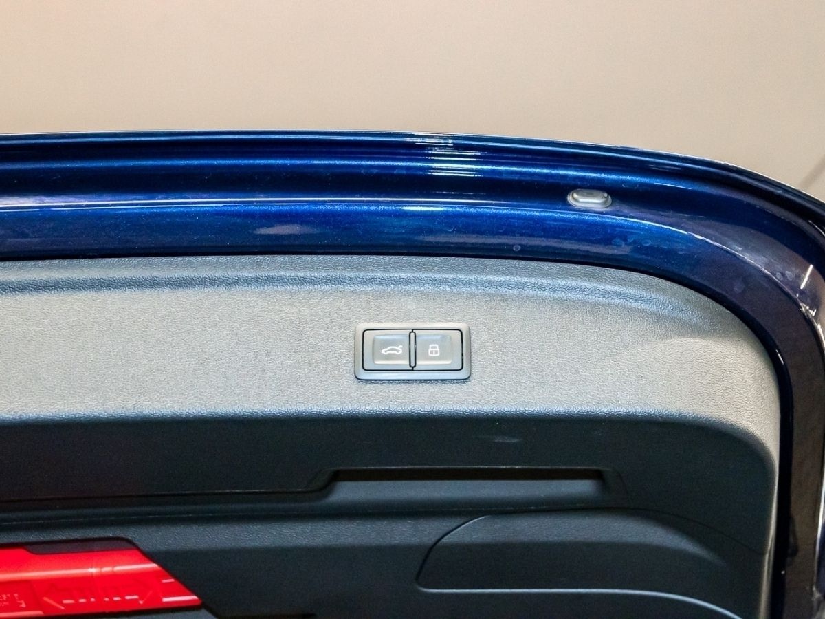 Audi A3 Sportback 40 TFSI e S line - Samsaru's Car Outlet