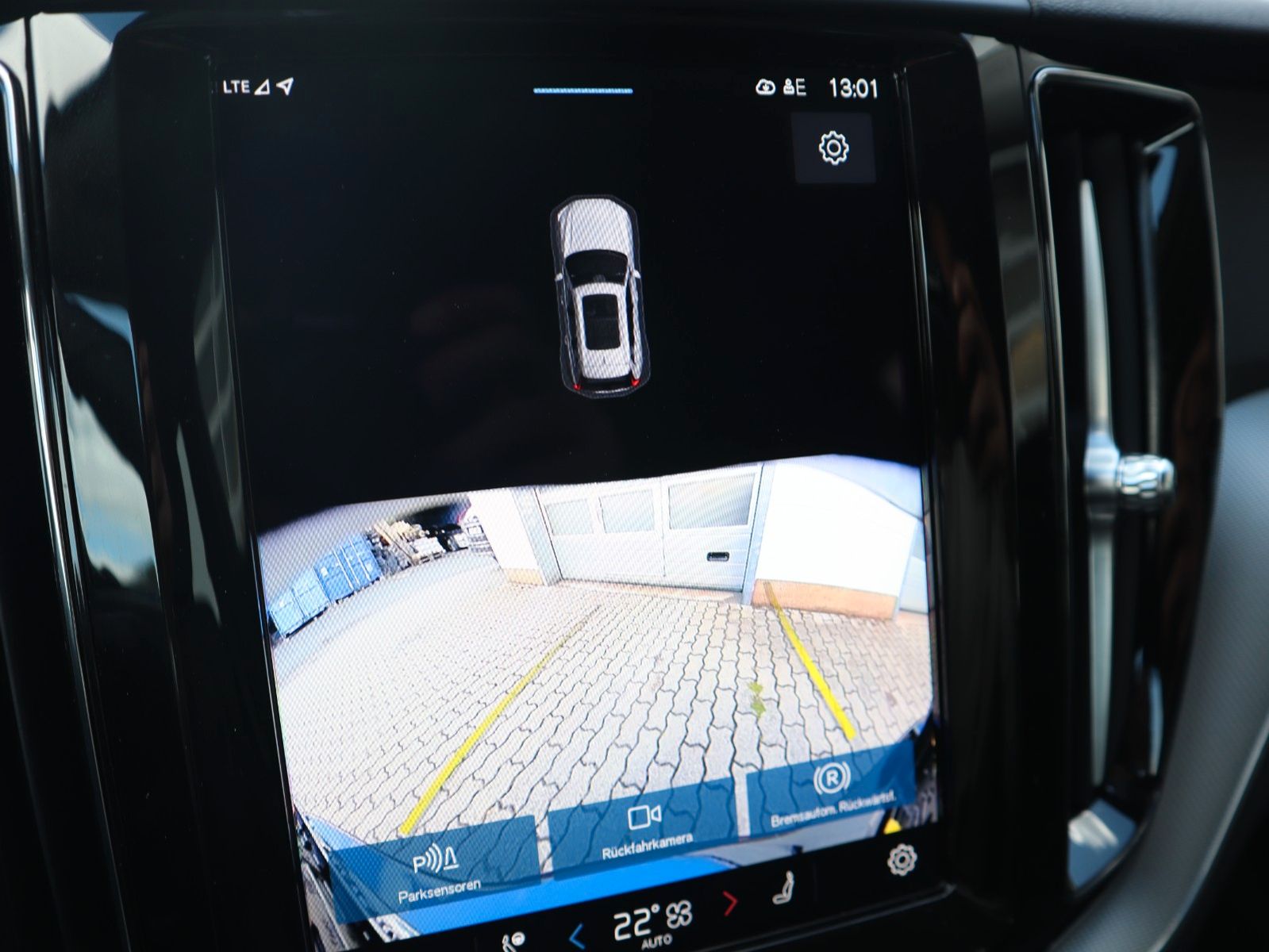 Volvo XC60 B4 Plus Dark AWD