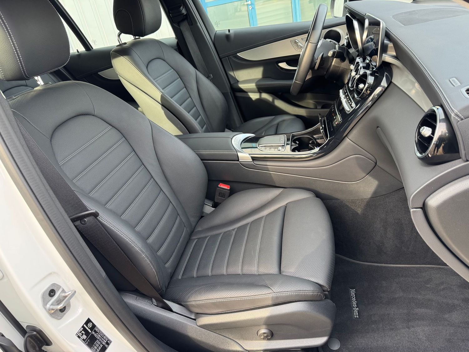 Mercedes-Benz GLC 220 d 4M Leder+Sitzbelüftung+8FachBereift+AC