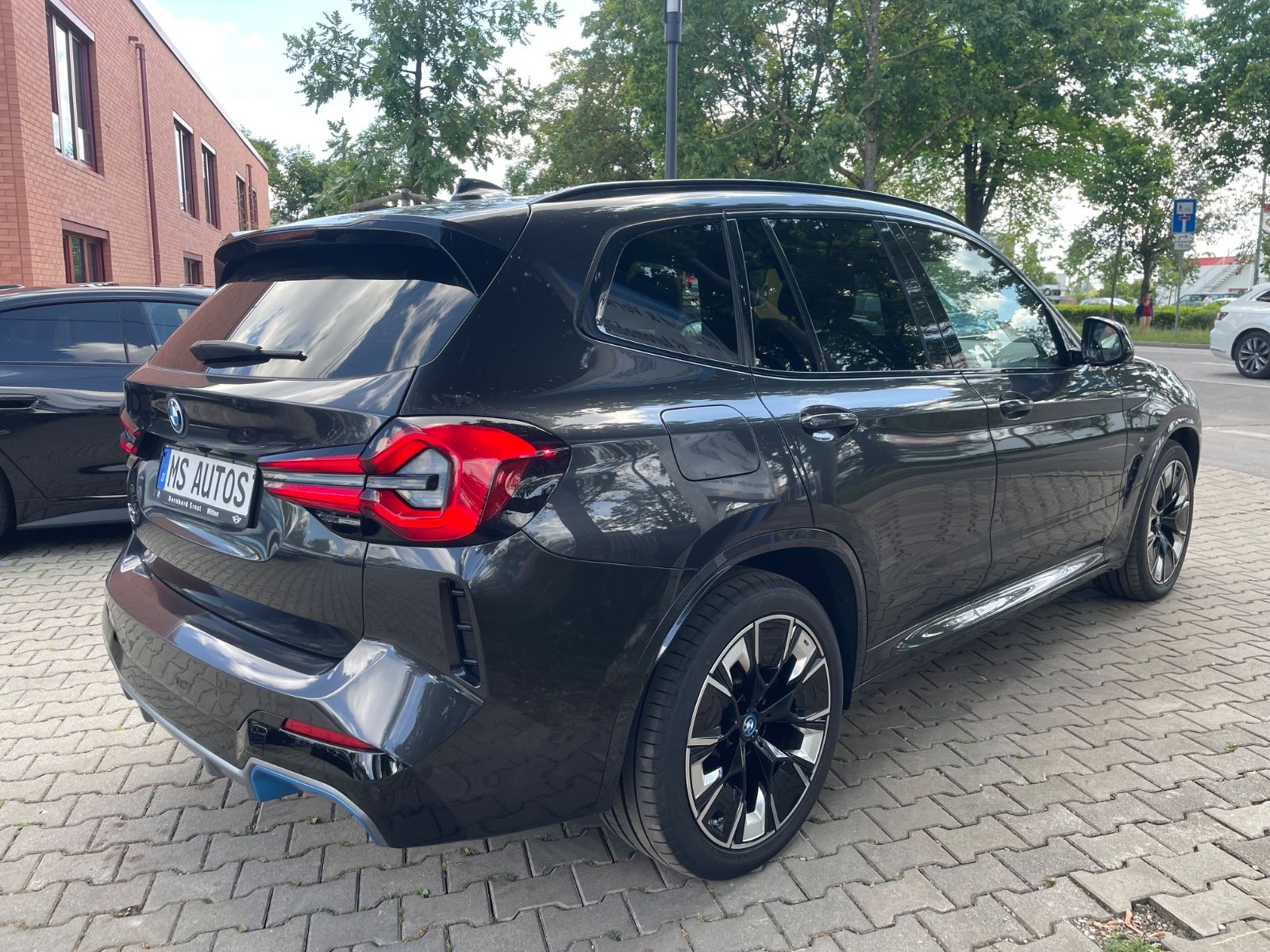 BMW iX3 Impressive*Panora*Head*360°*Laser*AHK*Kardon