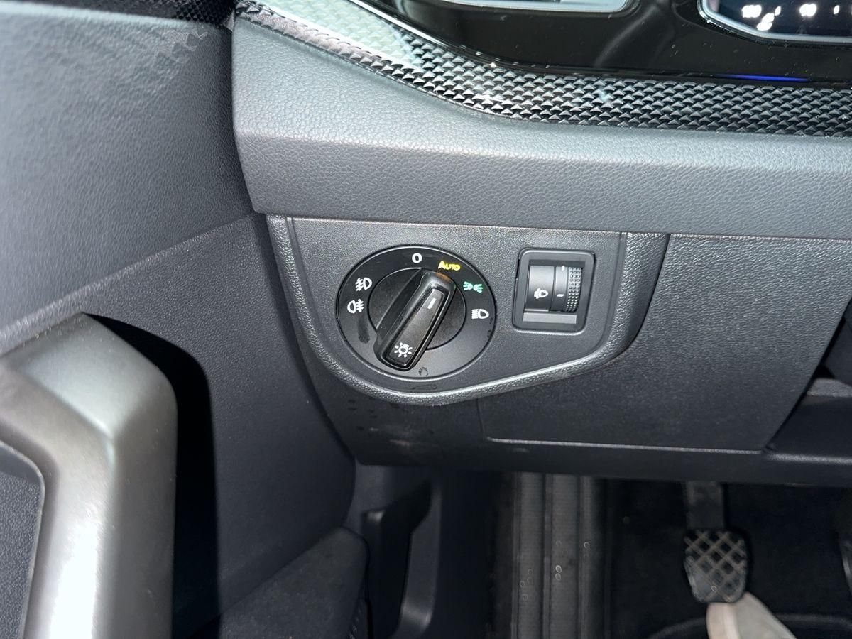 Volkswagen Taigo 1.0 TSI LIFE - Samsaru's Car Outlet