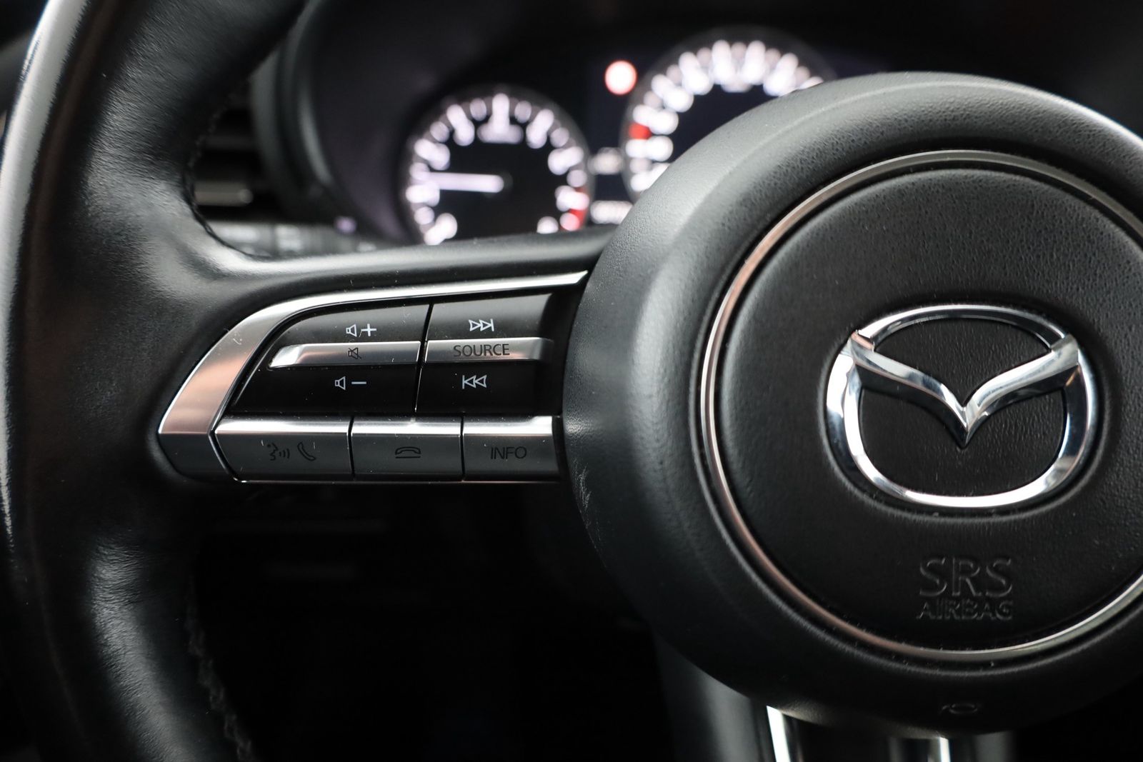 Mazda 3 2.0 SKYACTIVE-X LED Navi 360° ACC Leder Bose