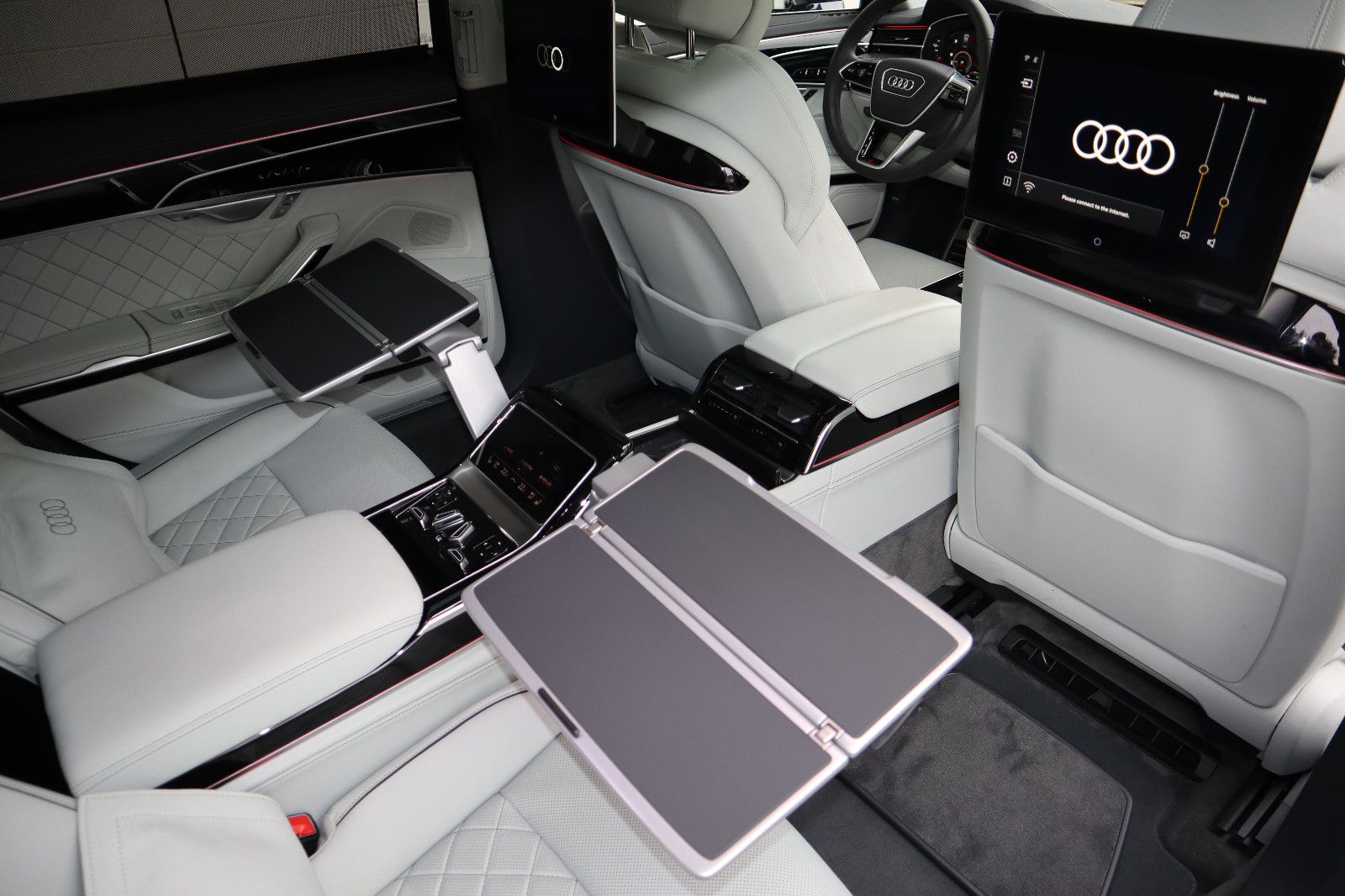 Audi A8L 60 TFSIe lang exclusive - Samsaru's Car Outlet