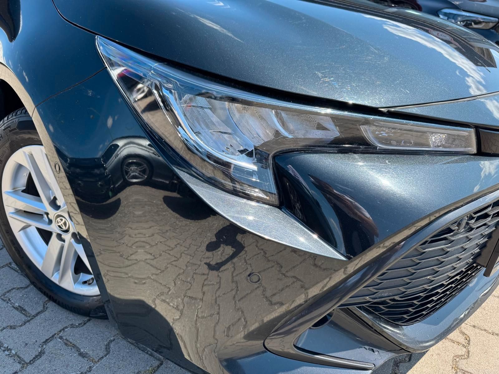 Toyota Corolla Touring Sports Hybrid Business Edition - Samsaru's Car Outlet