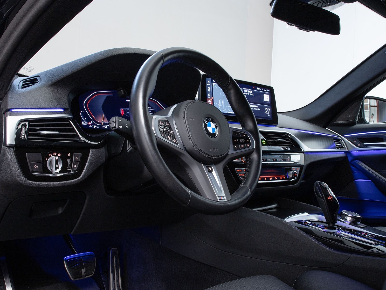 BMW 530d Touring M-Sport 360°StandH.HuD Laser H&K...