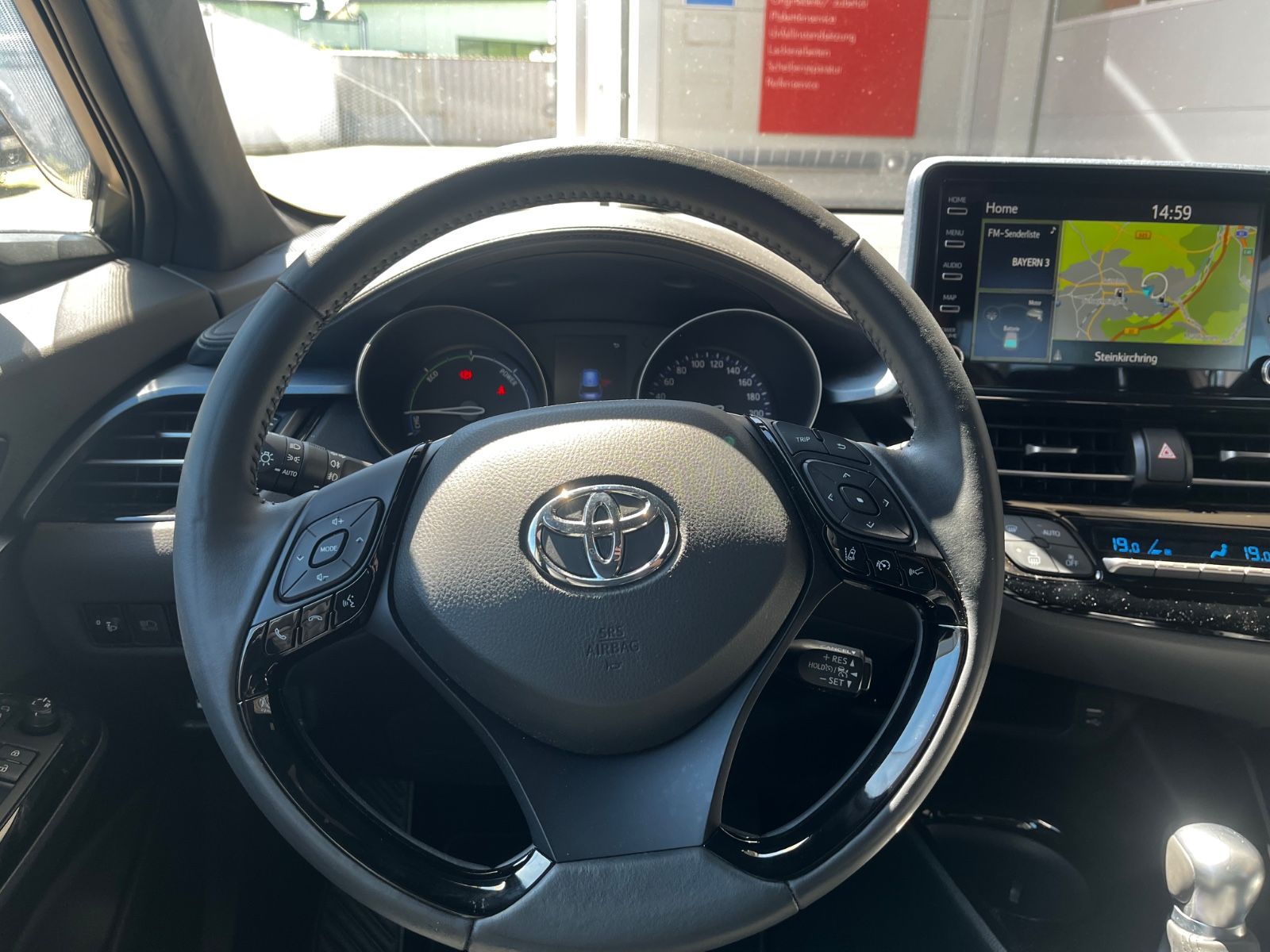Toyota C-HR Hybrid - Samsaru's Car Outlet
