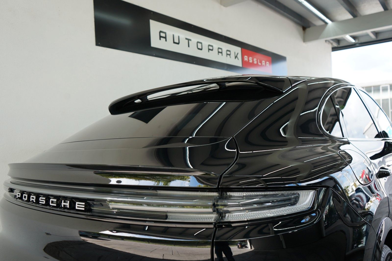 Porsche Cayenne Coupe E-Hybrid/P-Display/HeadUp/PDCC/MEG