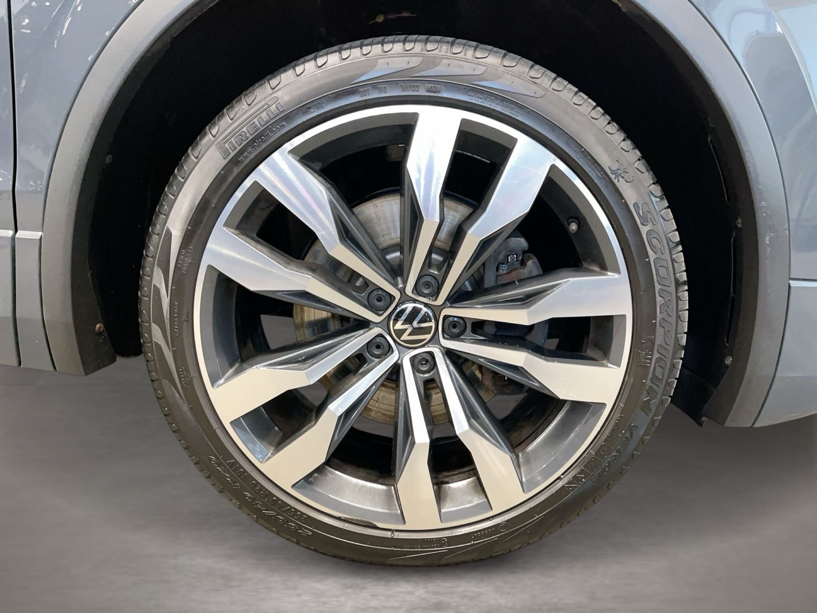 Volkswagen Tiguan 2.0 TSI DSG 4M R-Line 4xSHZ ACC AHK AUT