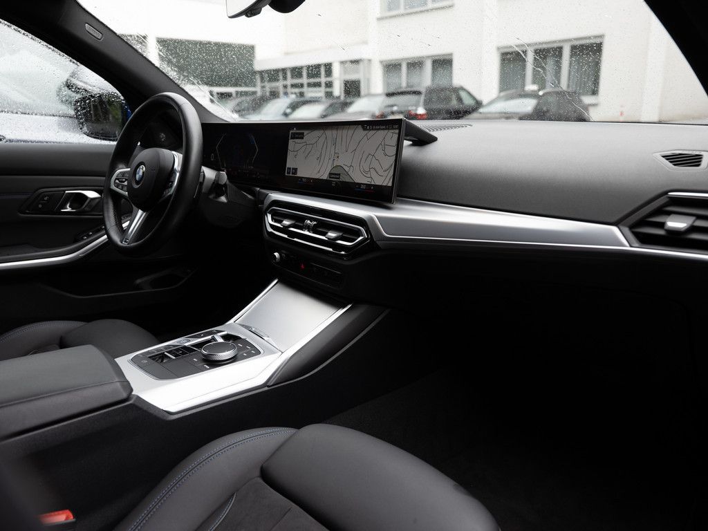 BMW 320d Touring xDrive M-Sportpaket - Samsaru's Car Outlet