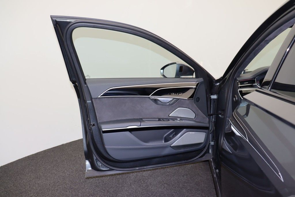 Audi A8L 60 TFSI quattro S line - Samsaru's Car Outlet
