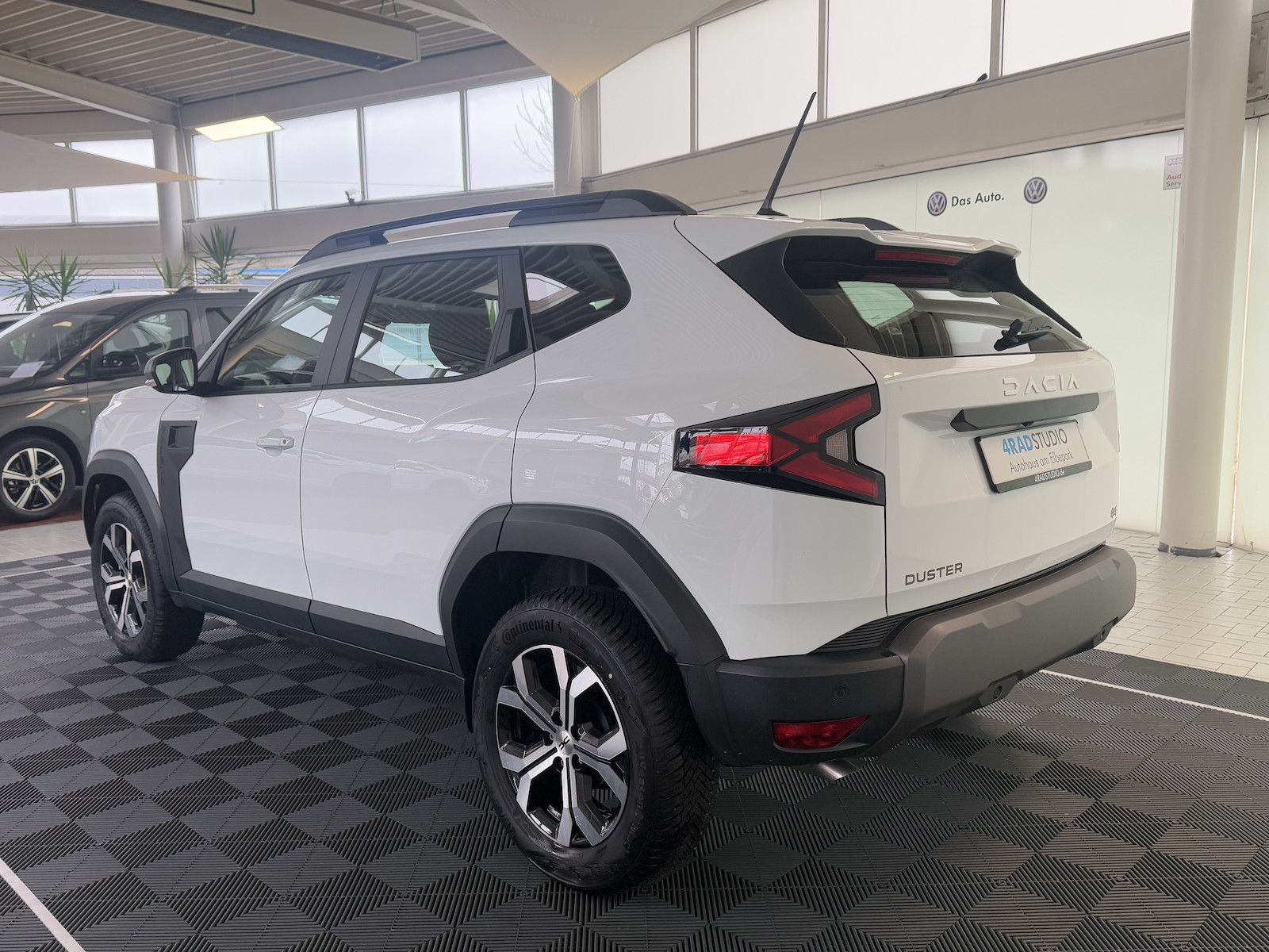 Dacia Duster III TCe 130 EXPRESSION 4x4 - Samsaru's Car Outlet