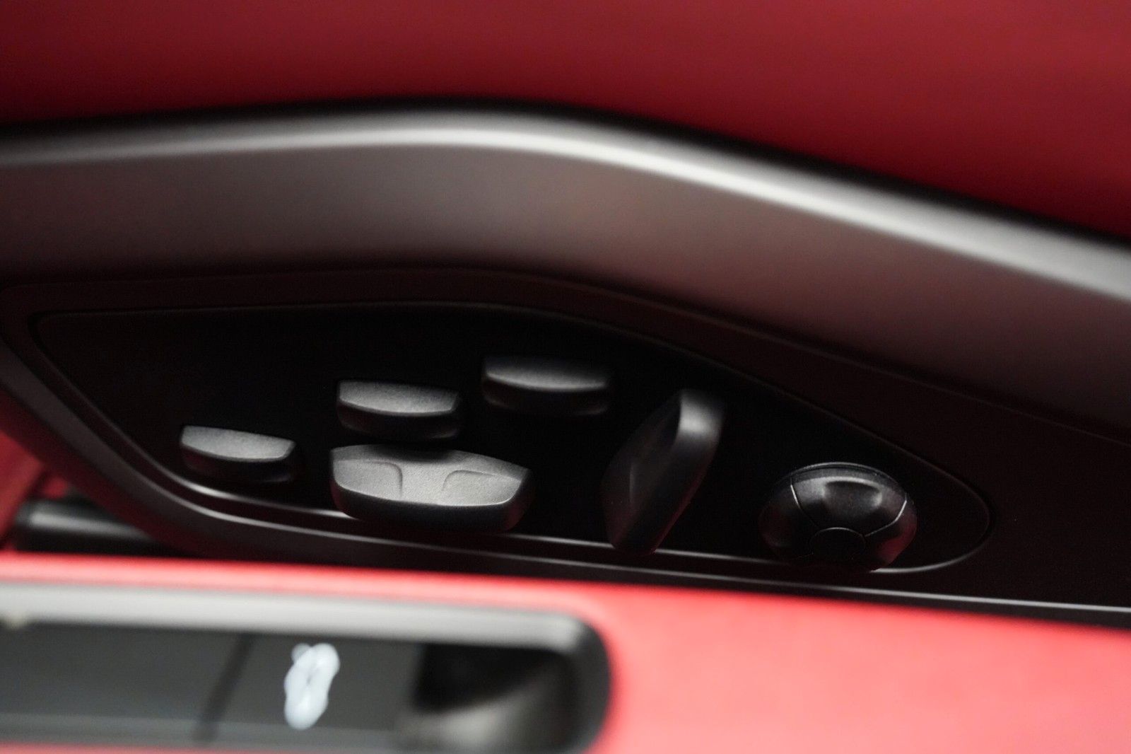 Porsche 911 Carrera 4 GTS T-Hybrid