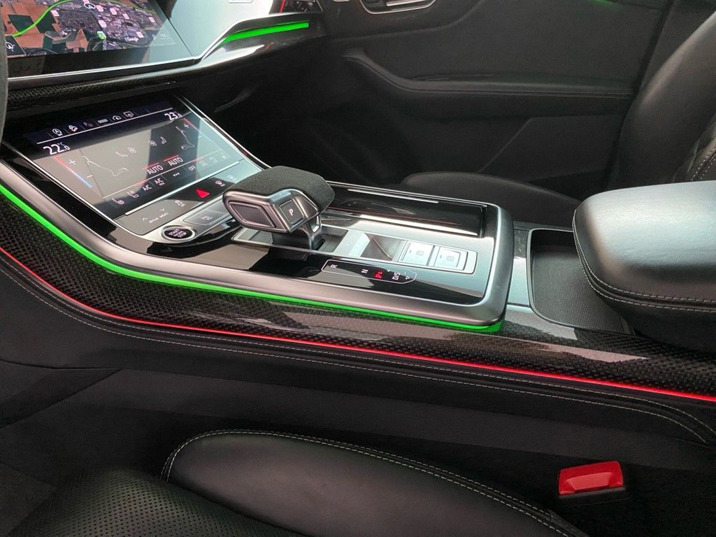 Audi Q8 50 TDI quattro S line PANO+AHK+CARBON+ACC+B&O