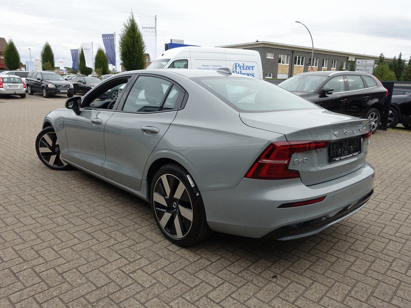 Volvo S60 Recharge Ultimate T8 AWD/HeadUP/B&W/Kamera