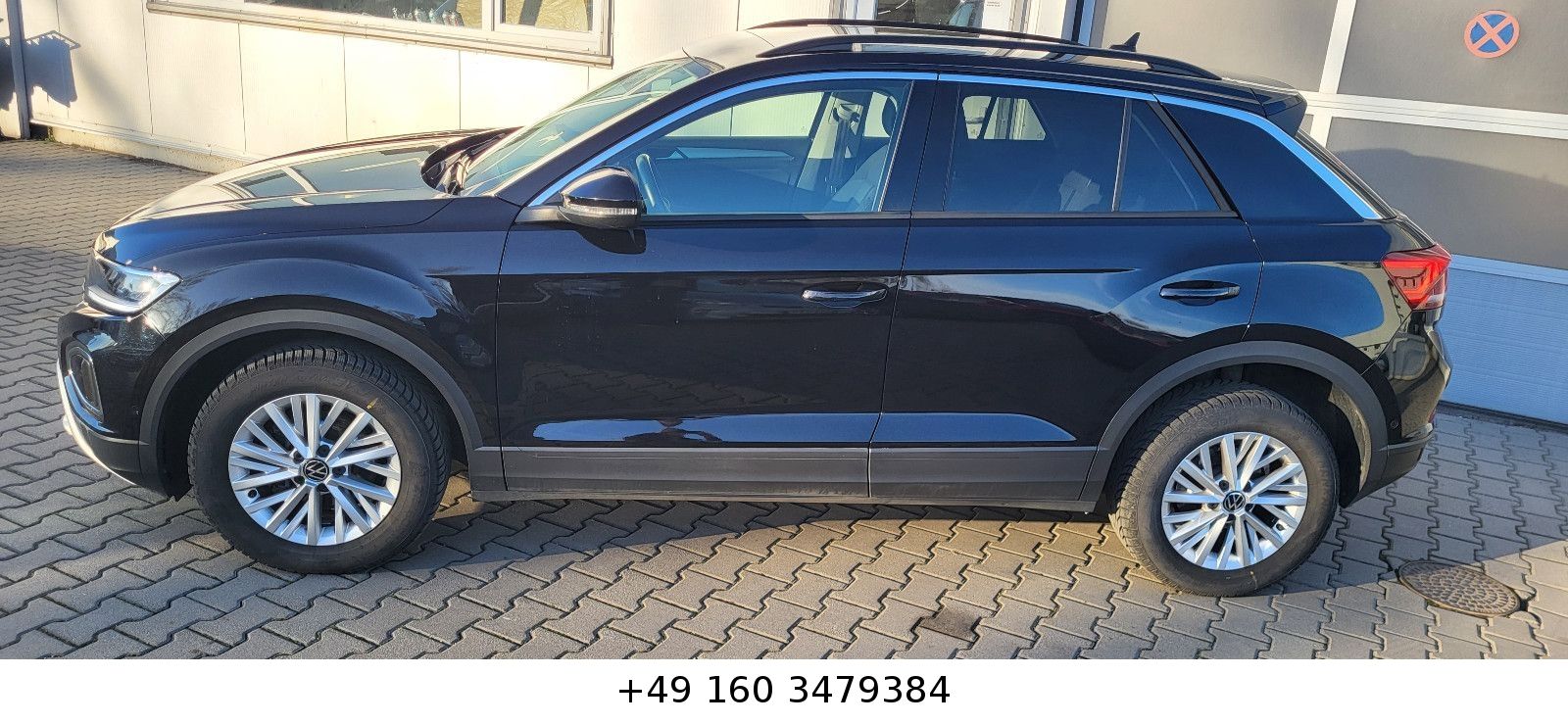 Volkswagen T-Roc Life - Samsaru's Car Outlet