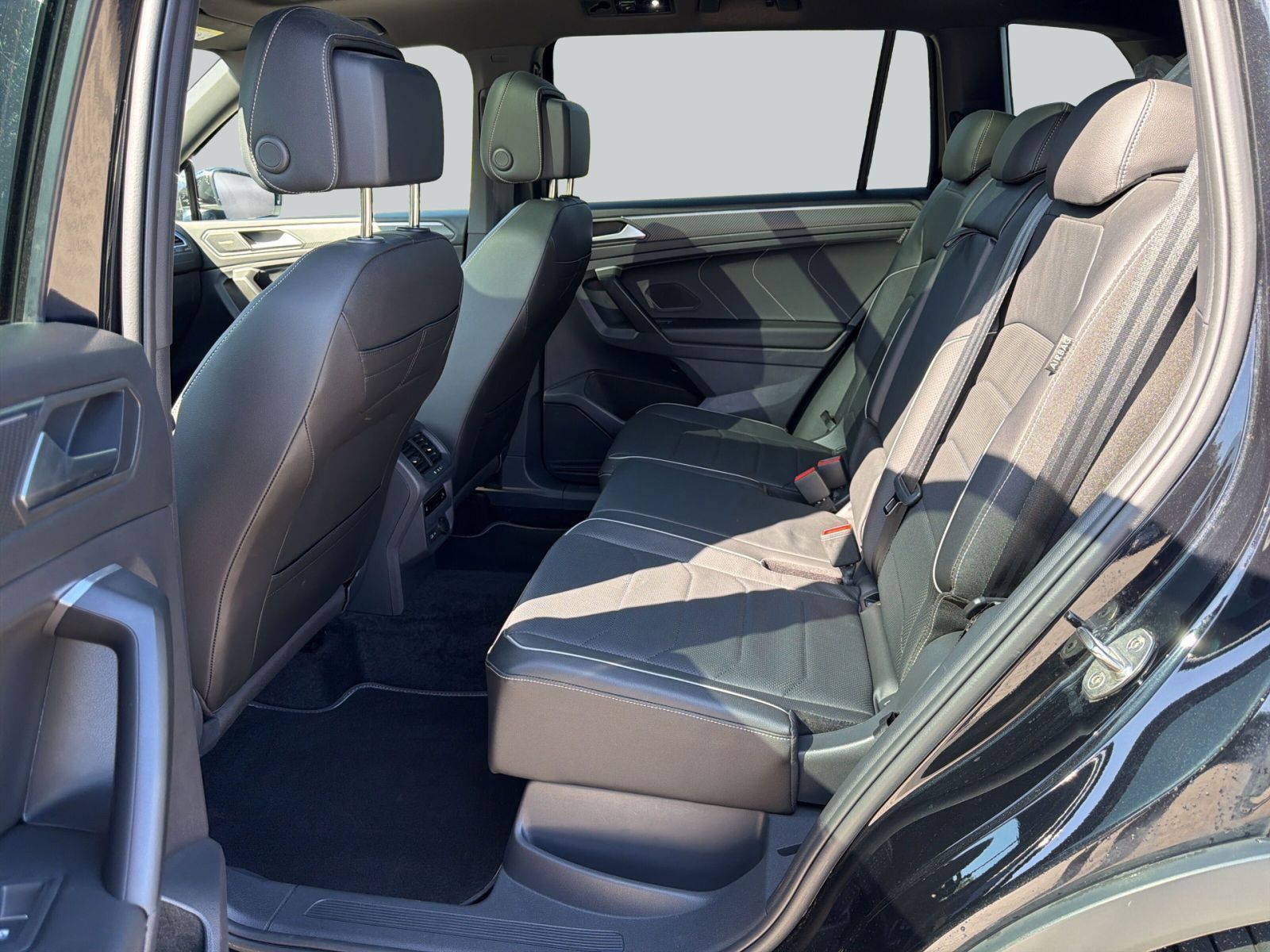 Volkswagen Tiguan Allspace 2.0 TSI OPF 4