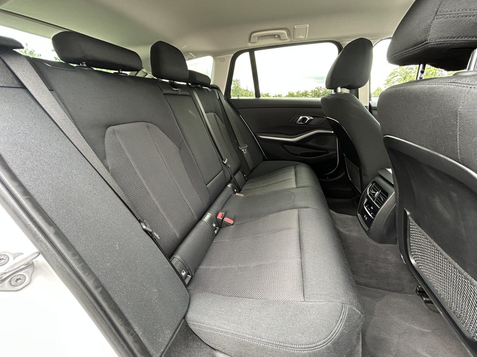 BMW 320 d Mild Hybrid xDrive - Samsaru's Car Outlet