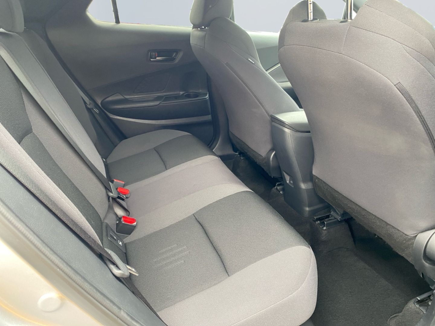 Toyota C-HR 1.8 Hybrid Team D *LED*ACC*CAM*SHZ*SmartKey