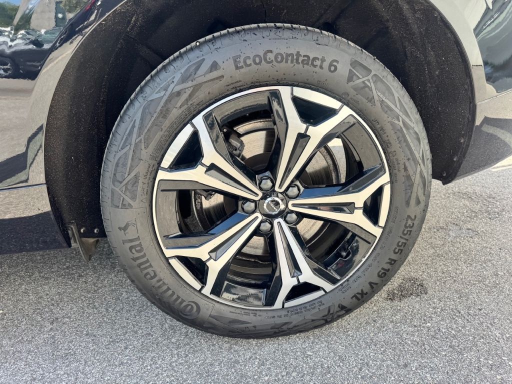Volvo XC60 Momentum Pro B4 Diesel - Samsaru's Car Outlet