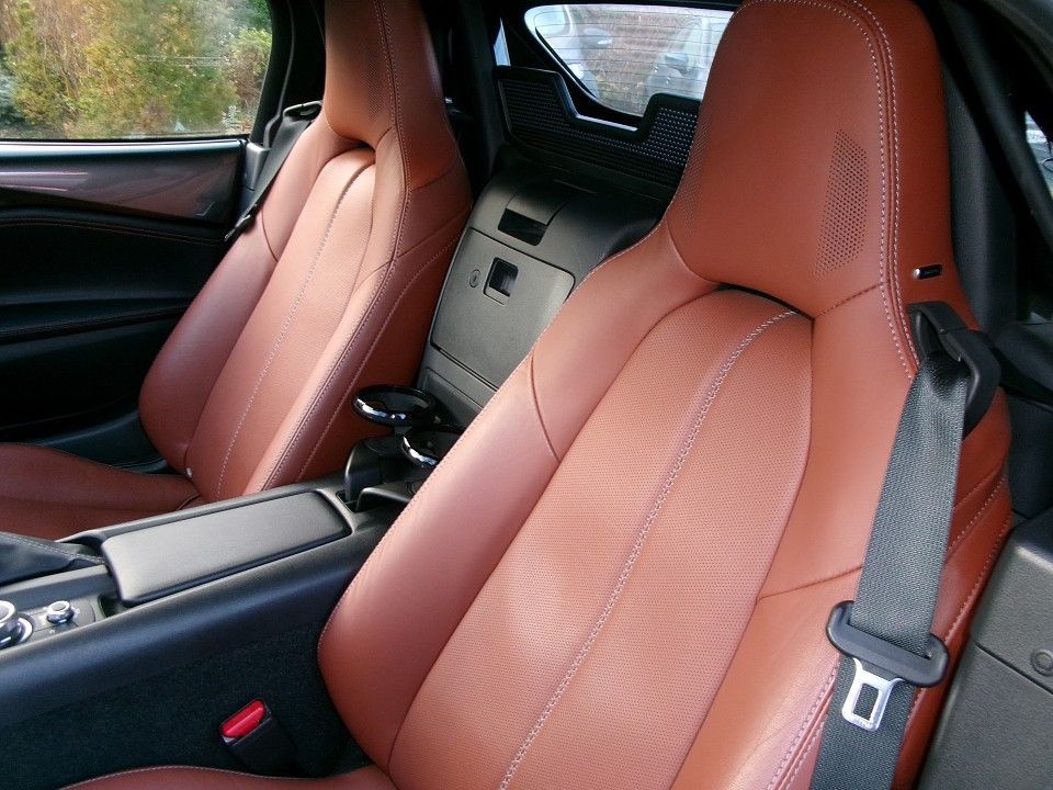 Mazda MX-5 2.0L SKYACTIV G 184PS KAZARI