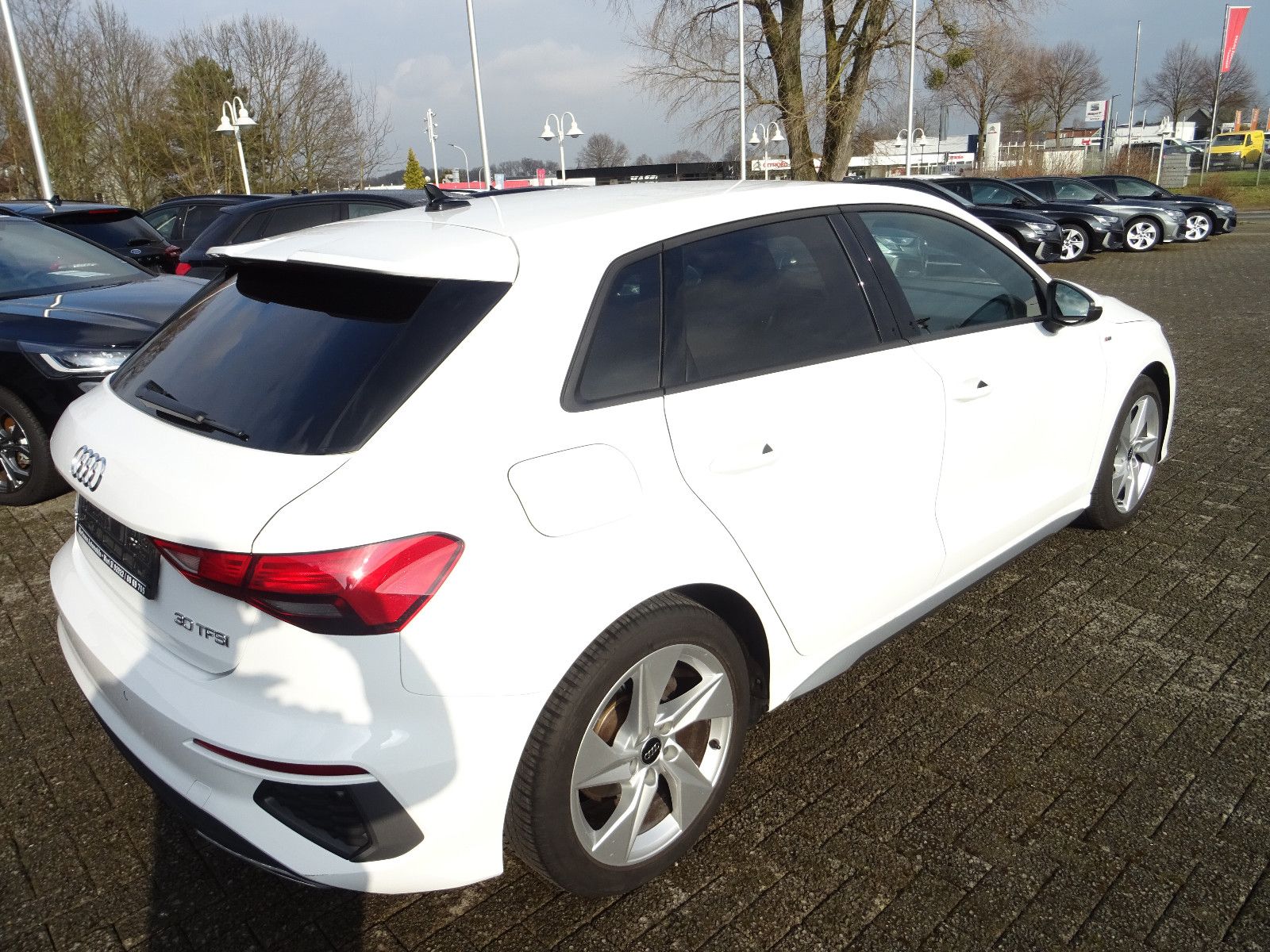 Audi A3 Sportback 30 TFSI S line Navi LED SHZ Virtual