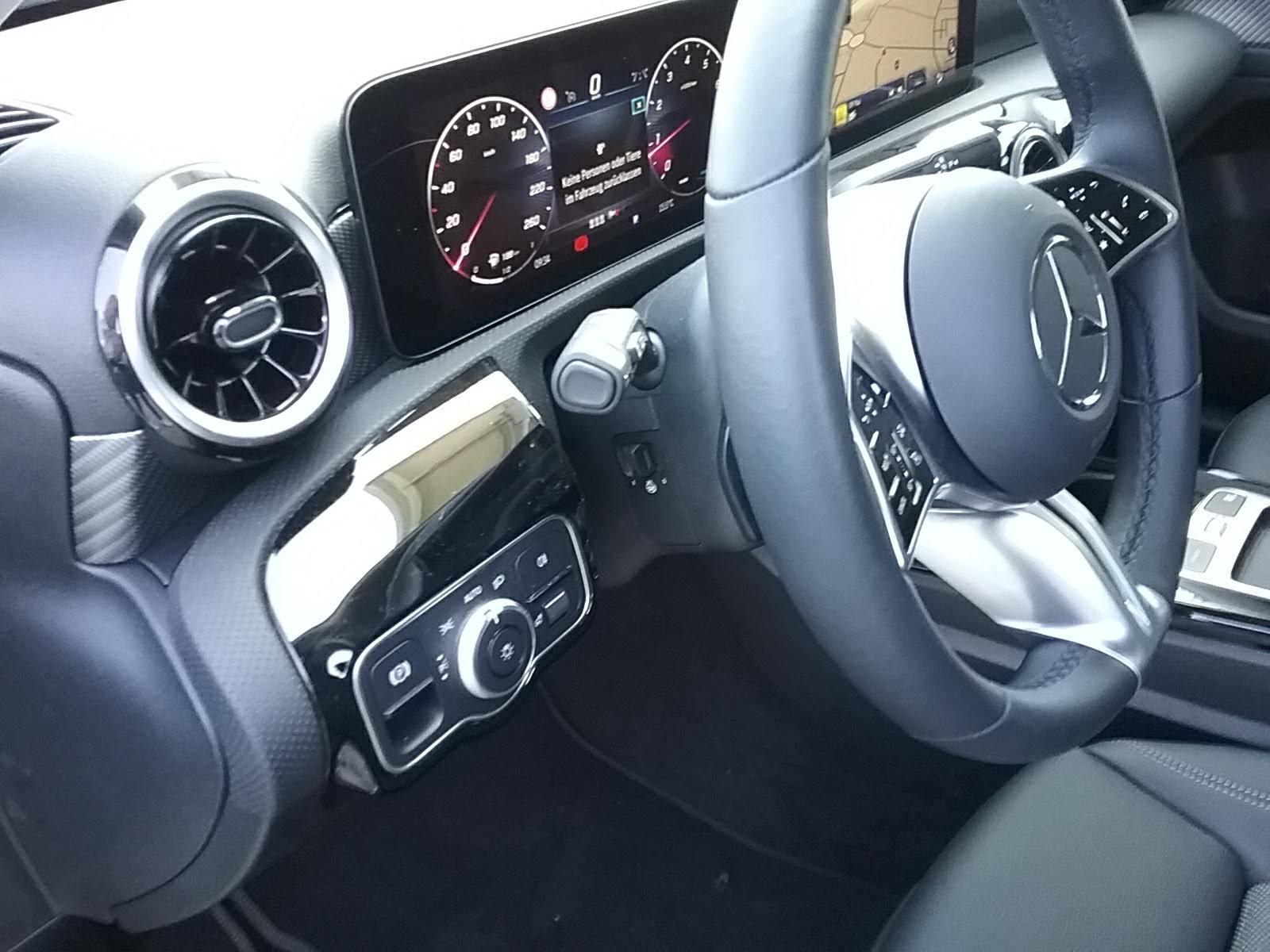 Mercedes-Benz A 180 PROGRESSIVE LINE - Samsaru's Car Outlet