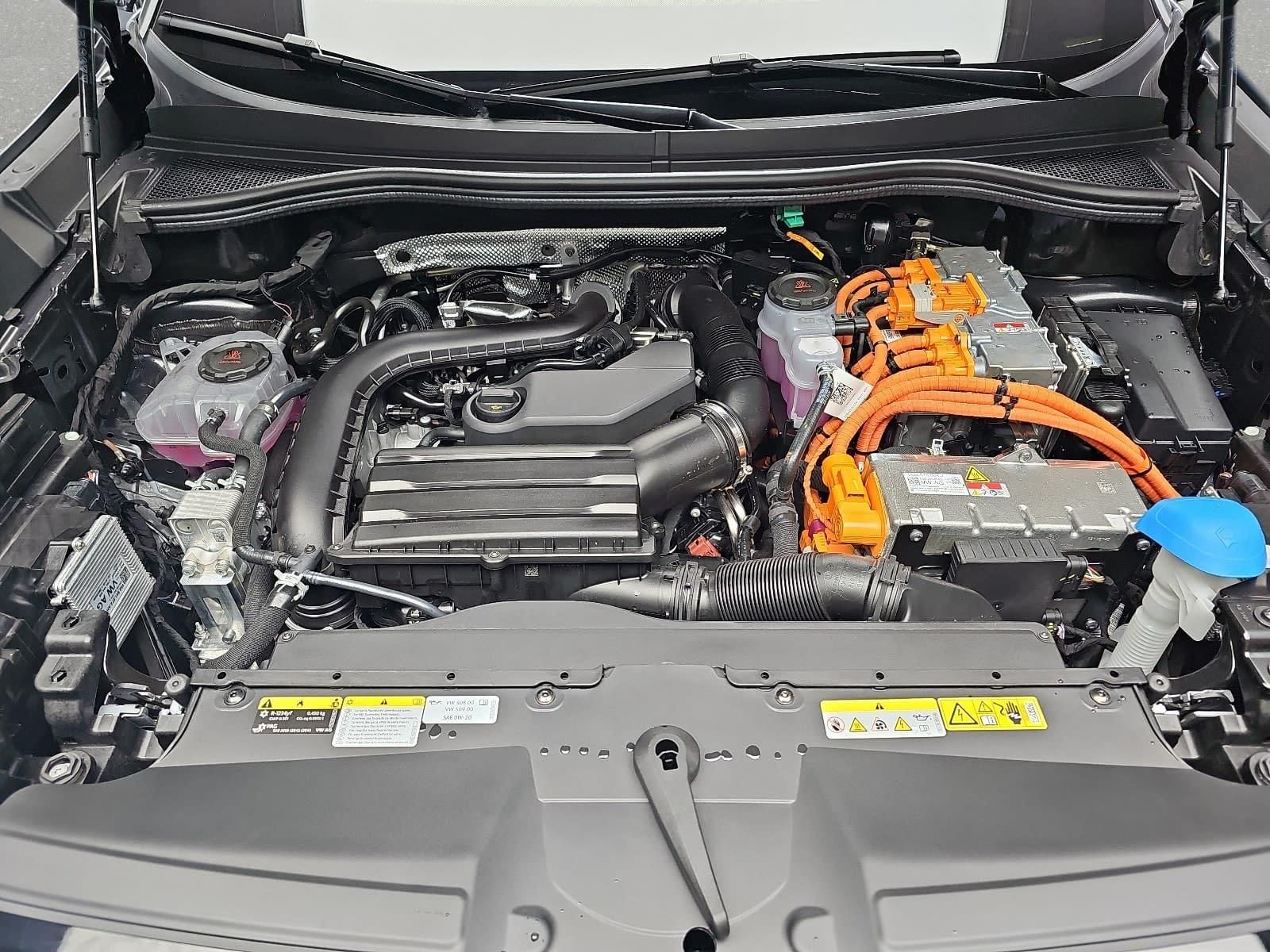 Skoda 1.5 TSI DSG IV PHEV SPORTLINE AHK PANO LM