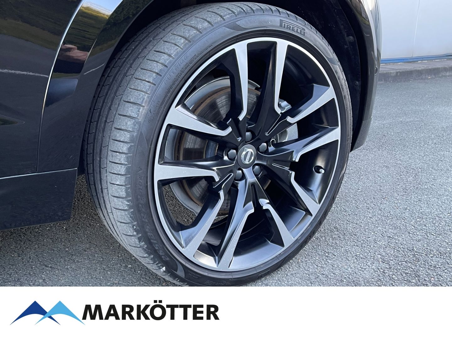 Volvo XC60 T8 AWD Recharge Ultimate Dark - Samsaru's Car Outlet