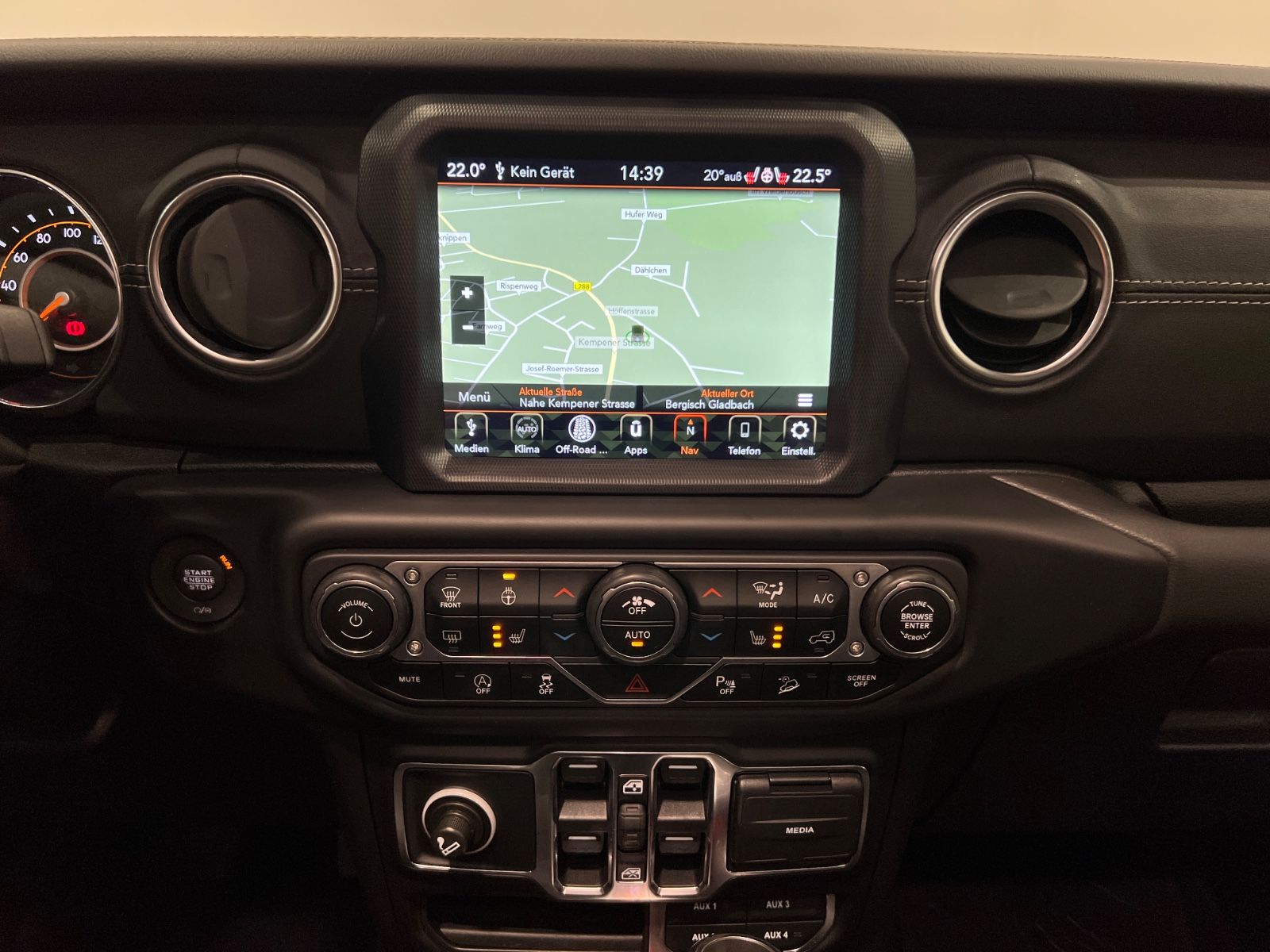 Jeep Wrangler Unlimited Sahara Softtop Sky One-Touch