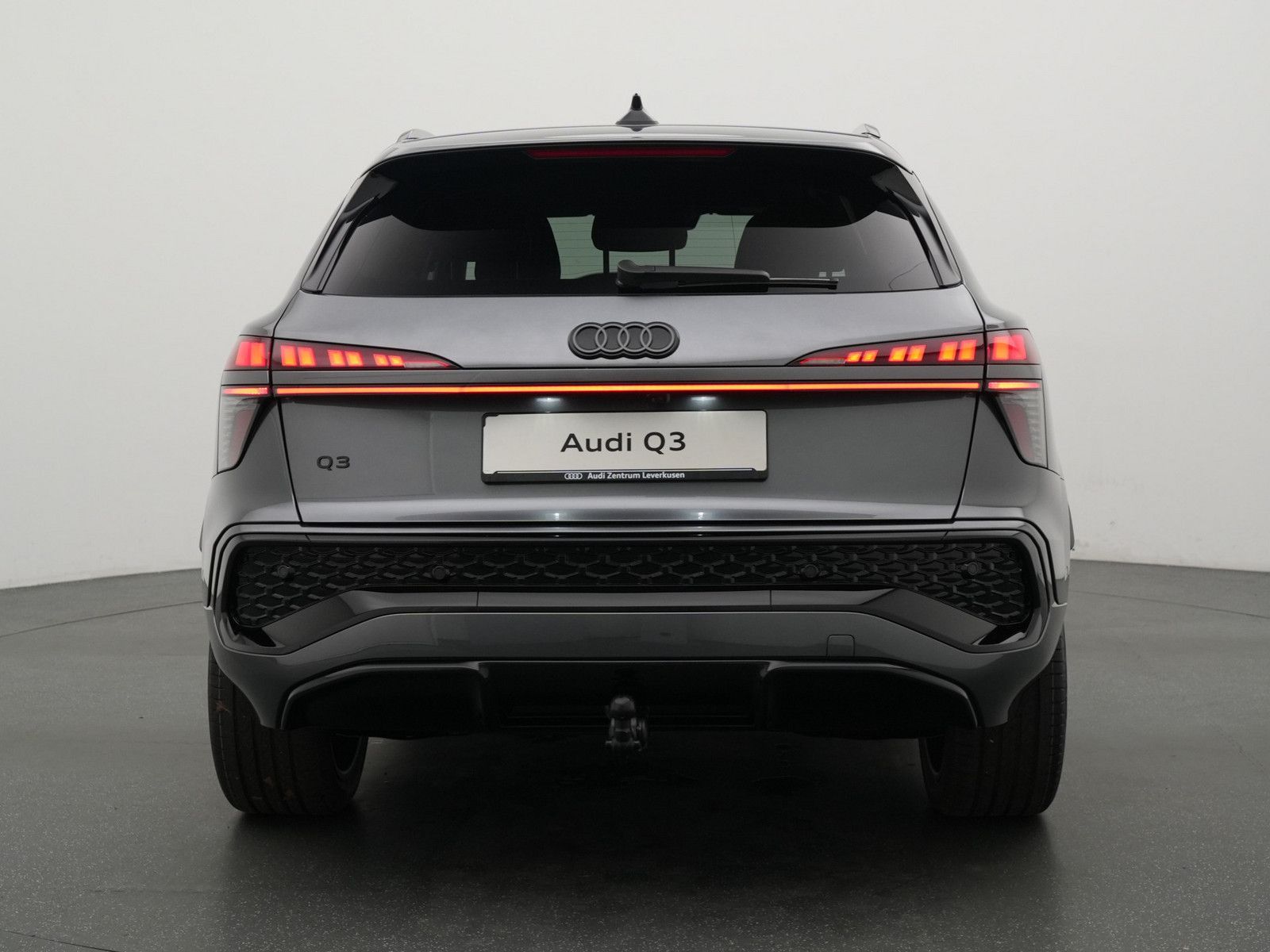 Audi Q3 S tronic S line AHK PANO SONOS KAM360° HUD