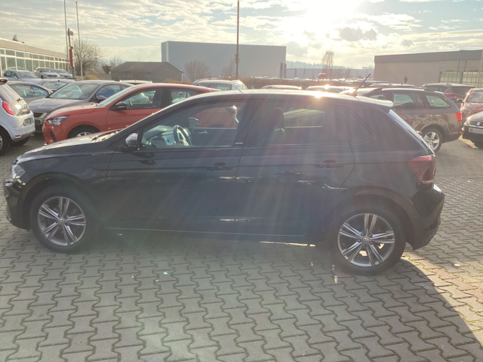 Volkswagen Polo VI United - Samsaru's Car Outlet