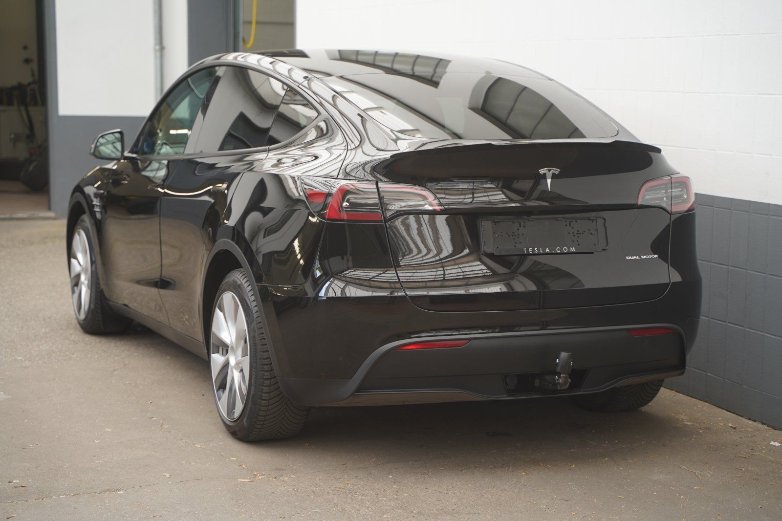 Tesla Model Y Long Range AWD *AHK*Mwst. ausweisbar*