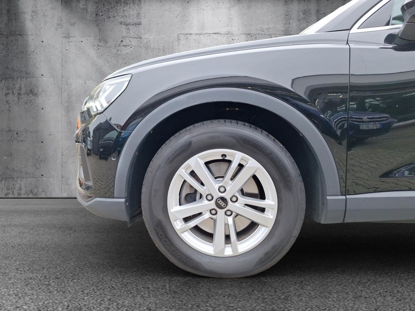 Audi Q3 40 2.0 TDI quattro - Samsaru's Car Outlet