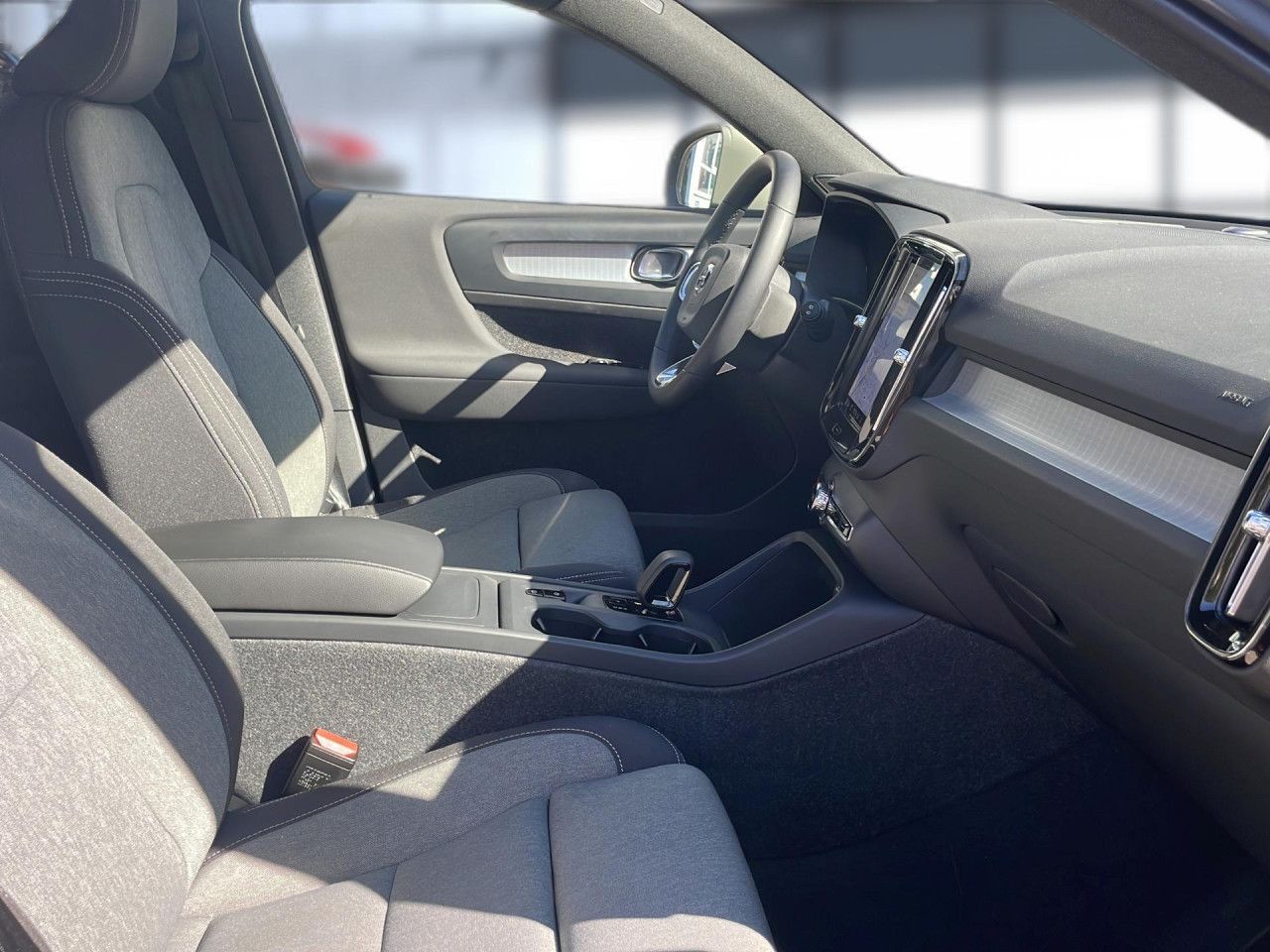 Volvo XC 40 Core 2WD Bluetooth Navi LED Klima