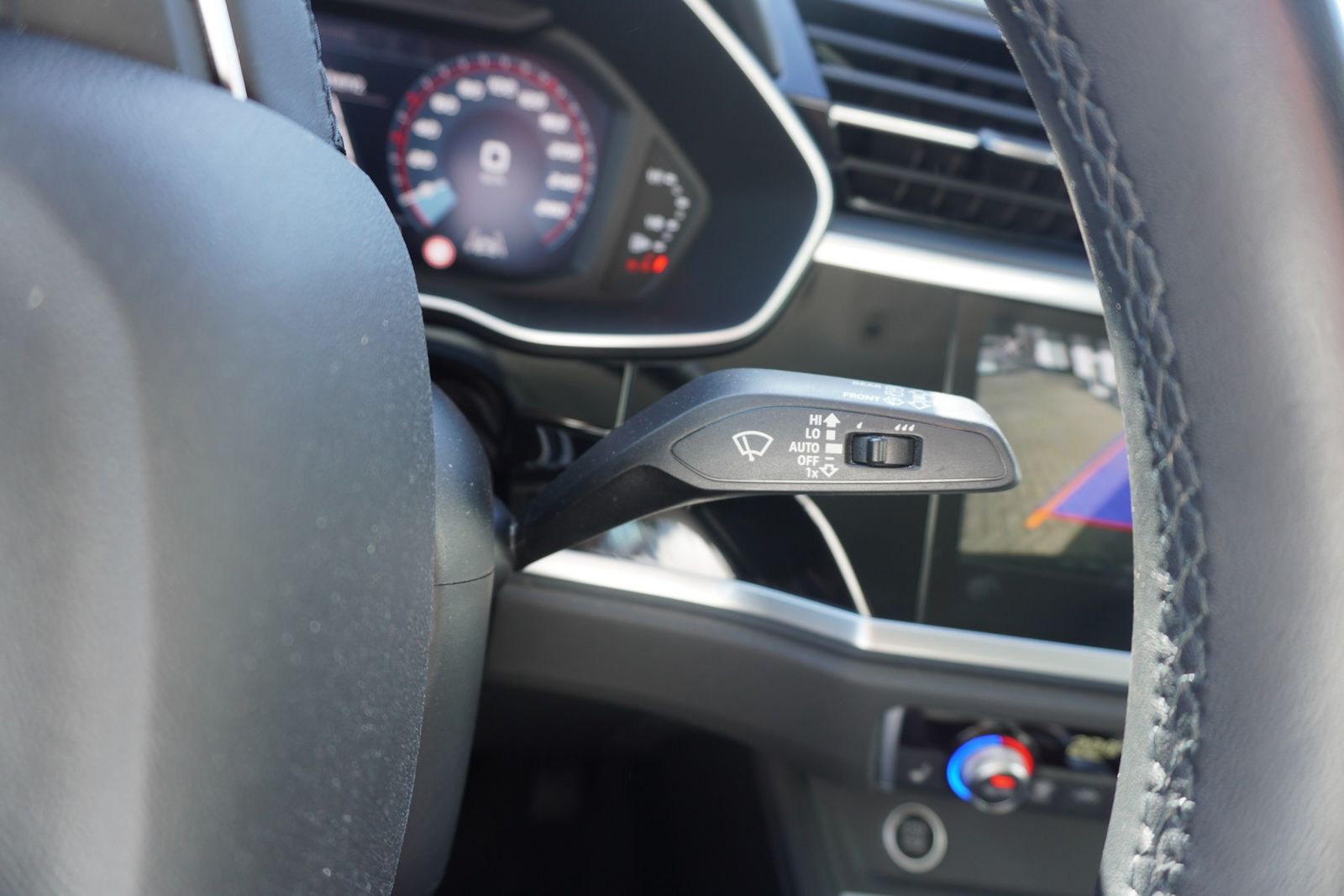 Audi Q3 40 2.0TDI quattro advanced - Samsaru's Car Outlet