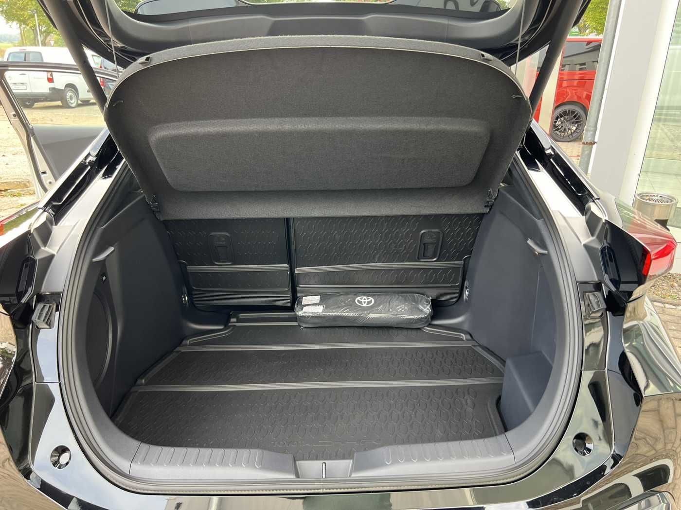 Toyota C-HR 2.0 GR 4X4 SPORT - Samsaru's Car Outlet