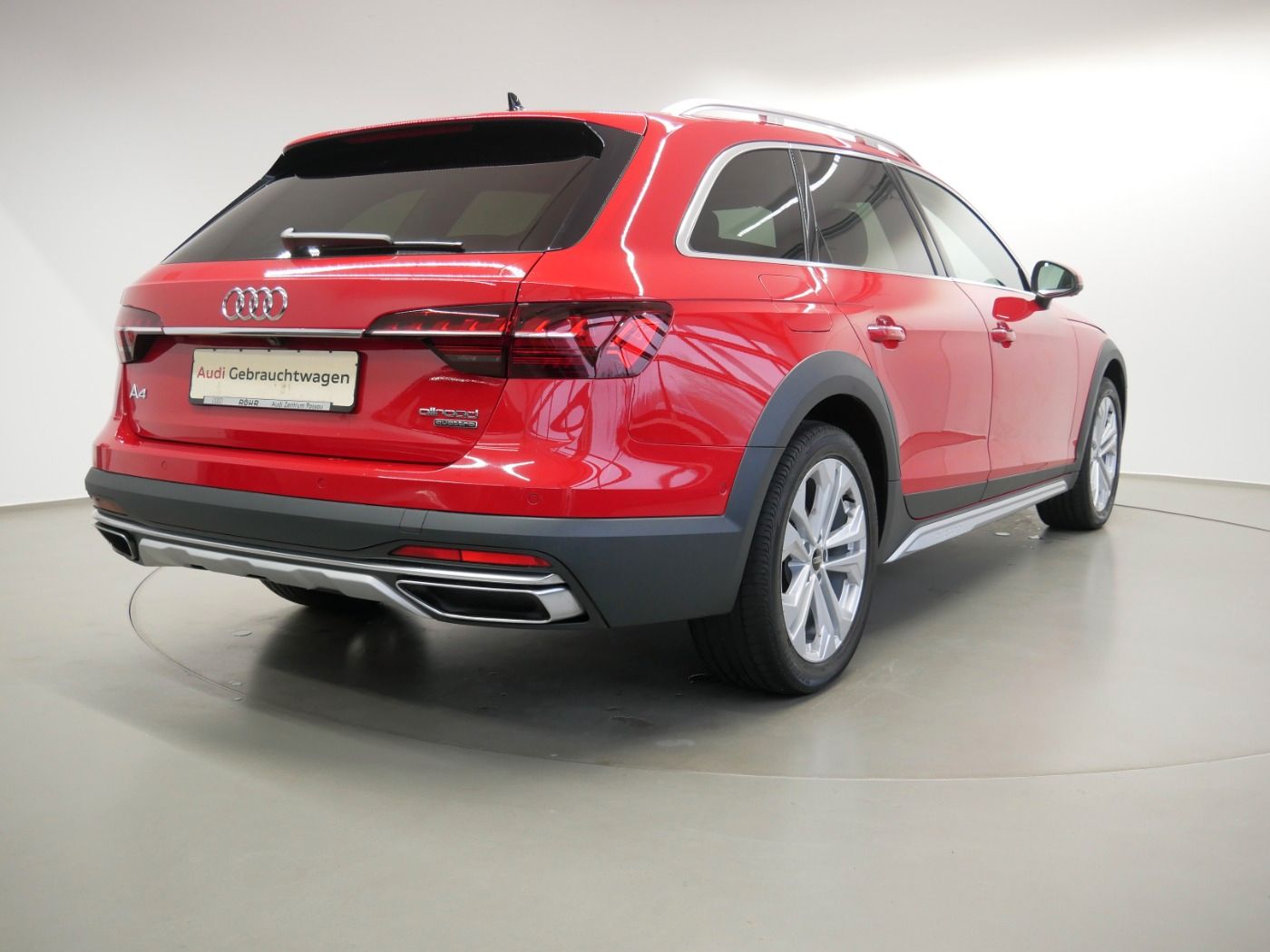 Audi A4 allroad 40 TDI quattro S tro. MATRIX AHK PANO