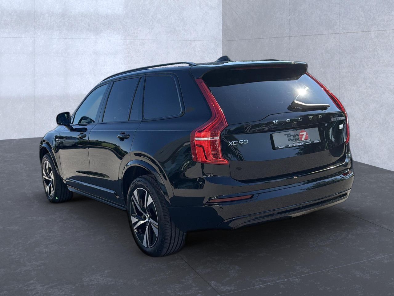 Volvo XC 90 R Design Recharge Plug-In Hybrid AWD - Samsaru's Car Outlet