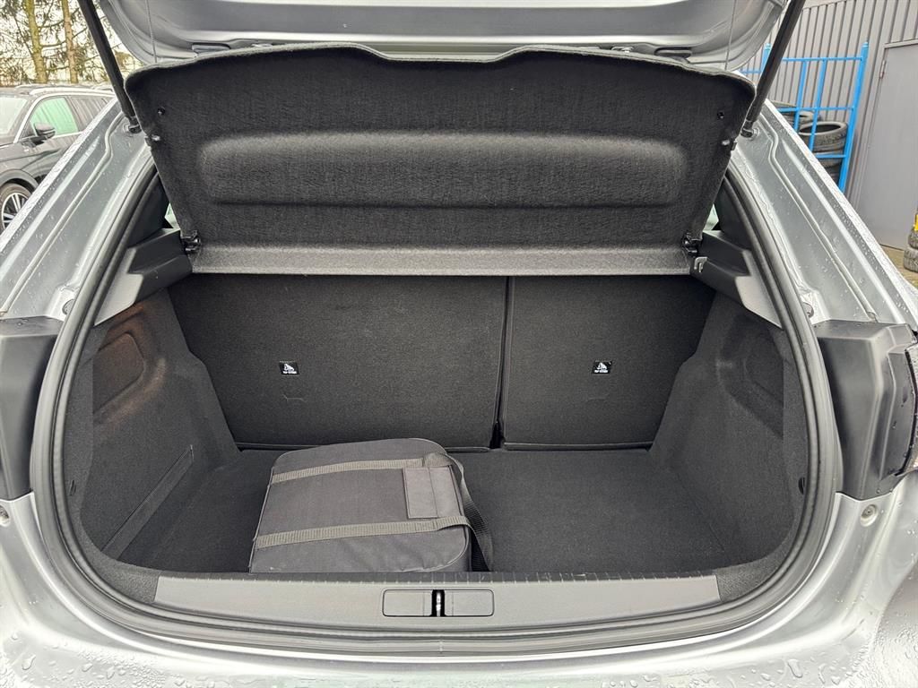 Peugeot e-208 Allure - Samsaru's Car Outlet
