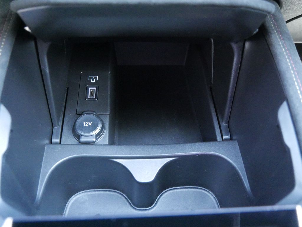 DS Automobiles DS 4 E-TENSE 225 Performance Line + MATRIX-LED